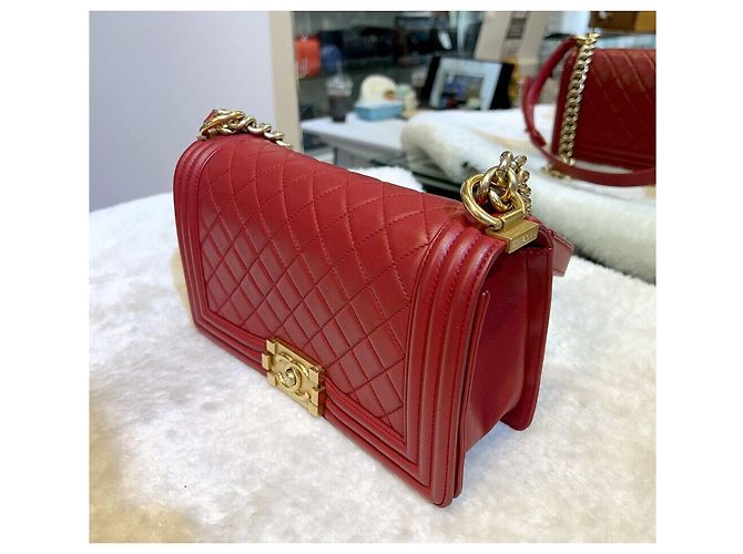 Chanel Borsa Boy in agnello Medium con finiture oro Collezione Rossa Rosso - vista 3
