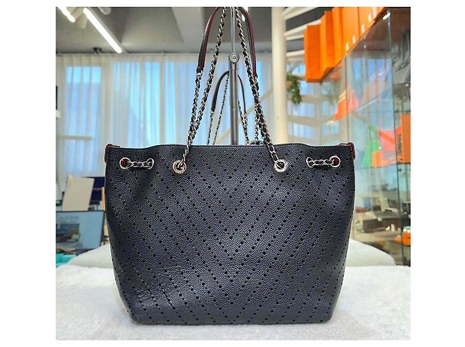 Chanel Borsa Shopper Caviar Chevron Punching Nera Nero - vista 2