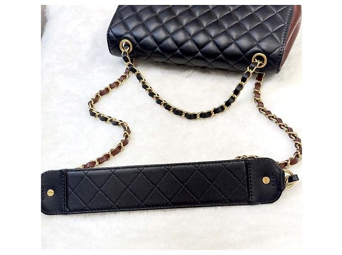 Chanel Borsa Wide Flap in agnello nero Gold Series - vista 5