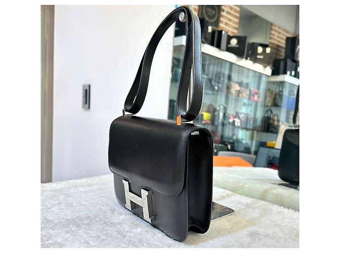 Hermès Borsa a Spalla Constance Box Leather Black Silver Engraving Nero - vista 4