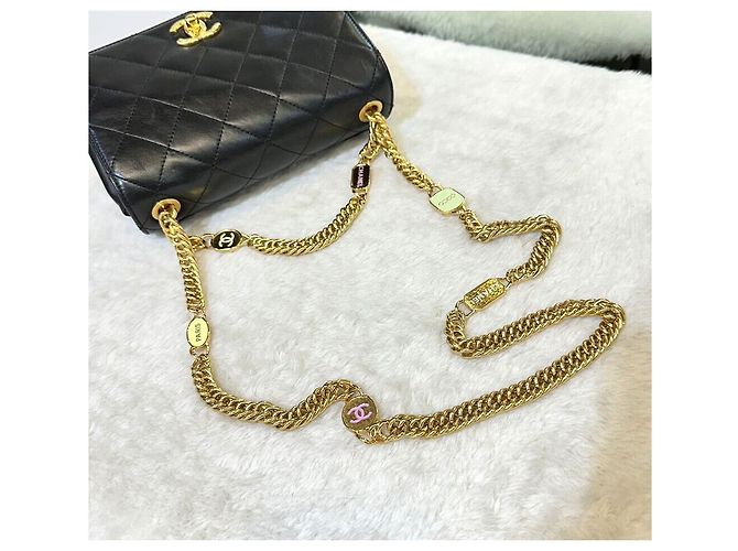Chanel Mini borsa flap trapuntata in agnello nero con finiture oro - vista 5