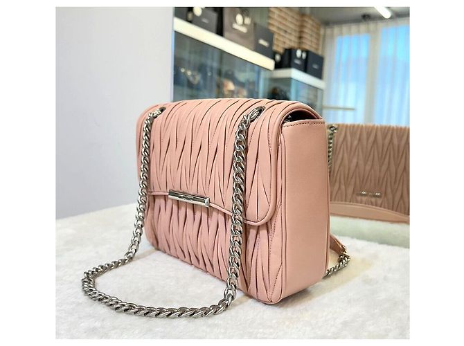 Miu Miu Borsa a tracolla trapuntata con catena Rosa chiaro - vista 4