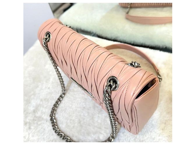 Miu Miu Borsa a tracolla trapuntata con catena Rosa chiaro - vista 5