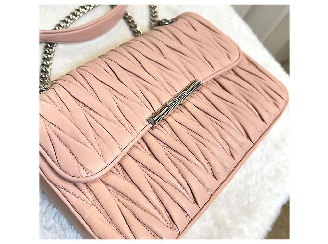 Miu Miu Borsa a tracolla trapuntata con catena Rosa chiaro - vista 6