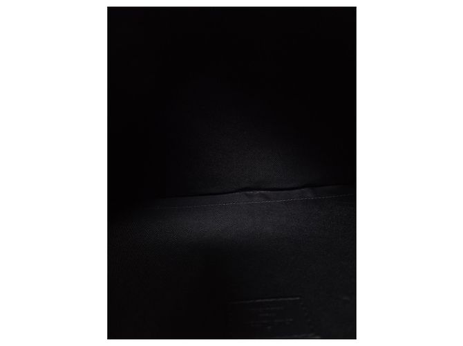 Louis Vuitton Pochette Black Monogram Shadow Clutch Bag Nero - vista 4