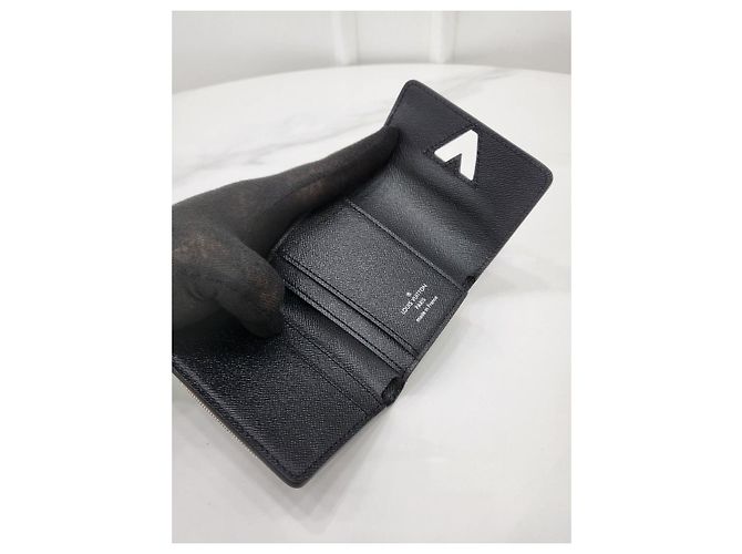 Louis Vuitton Epi Twist XS Wallet Silber - Ansicht 3