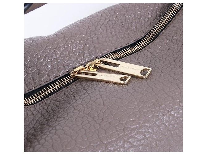 Burberry Grande borsa hobo a tracolla in pelle grigia Marrone - vista 9