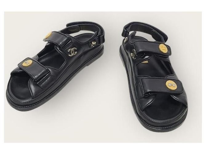 Chanel Sandali con velcro con fascia in pelle e patch con scritte nere Nero - vista 3
