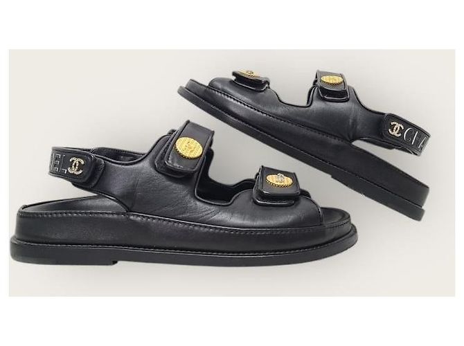 Chanel Sandali con velcro con fascia in pelle e patch con scritte nere Nero - vista 5