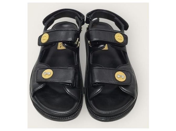 Chanel Sandali con velcro con fascia in pelle e patch con scritte nere Nero - vista 6