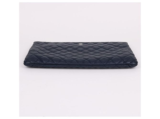 Chanel Grande clutch in pelle blu navy caviar - vista 8