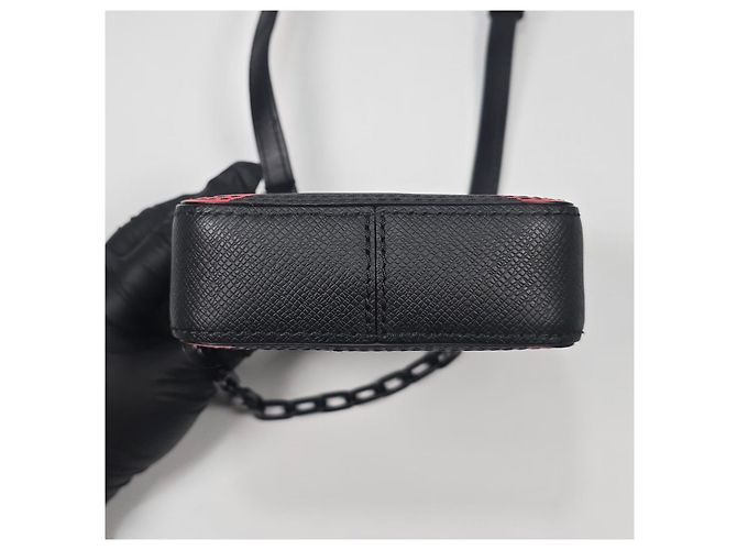 Louis Vuitton Borsa a tracolla Taiga Leather Rainbow Danube Argento - vista 7