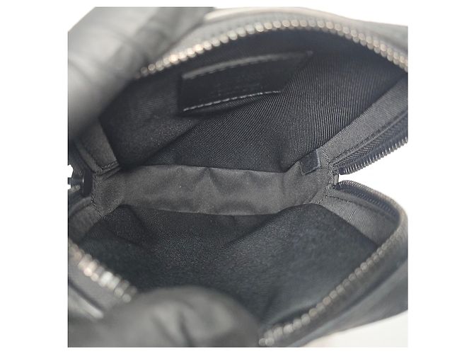 Louis Vuitton Borsa a tracolla Taiga Leather Rainbow Danube Argento - vista 9