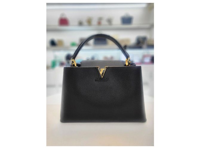Louis Vuitton Borsa Tote Capucines mm in pelle Taurillon nera Nero - vista 10