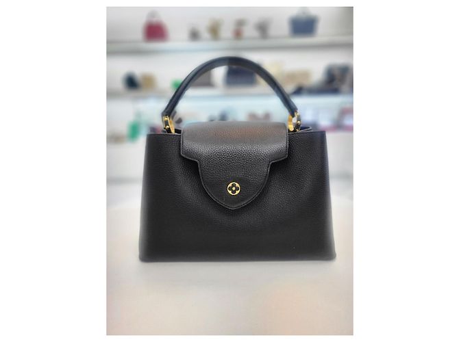 Louis Vuitton Borsa Tote Capucines mm in pelle Taurillon nera Nero - vista 2