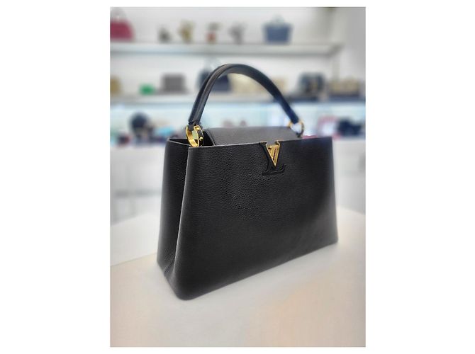 Louis Vuitton Borsa Tote Capucines mm in pelle Taurillon nera Nero - vista 4