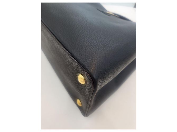 Louis Vuitton Borsa Tote Capucines mm in pelle Taurillon nera Nero - vista 8