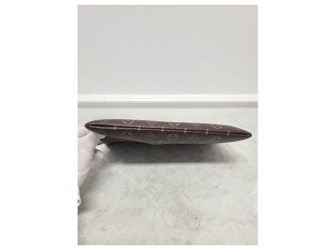 Louis Vuitton Clutch Daily Monogram Nera Nero - vista 6