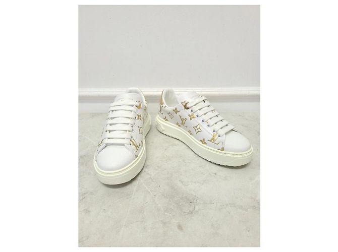 Louis Vuitton Timeout Sneaker mit weißgoldener Schriftlogo - Ansicht 3