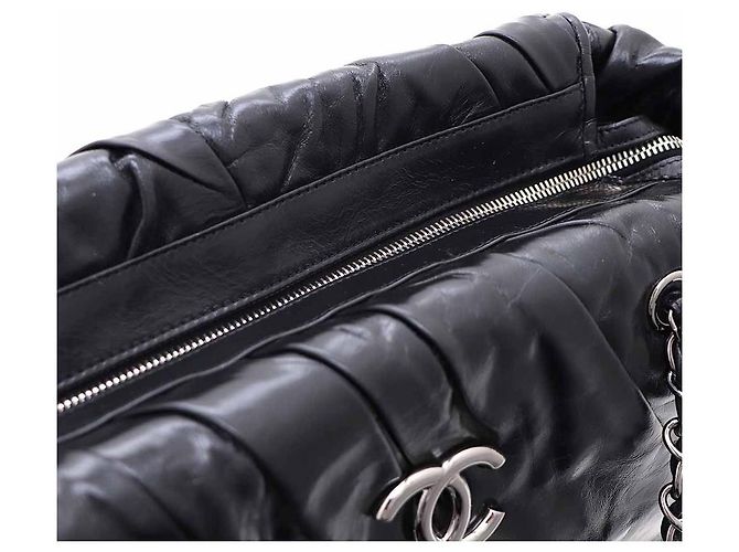 Chanel Borsa shopper e borsa a tracolla Season in pelle nera con catena CC Nero - vista 9