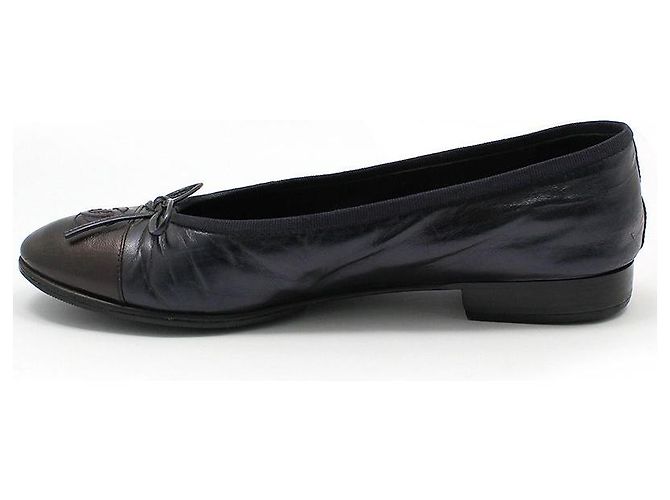 Chanel Ballerine bicolore blu metallizzato e bordeaux con nastro - vista 3