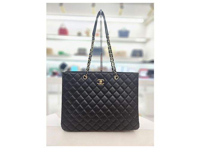 Chanel Borsa a tracolla shopper Timeless in pelle di agnello nera e oro Nero - vista 10