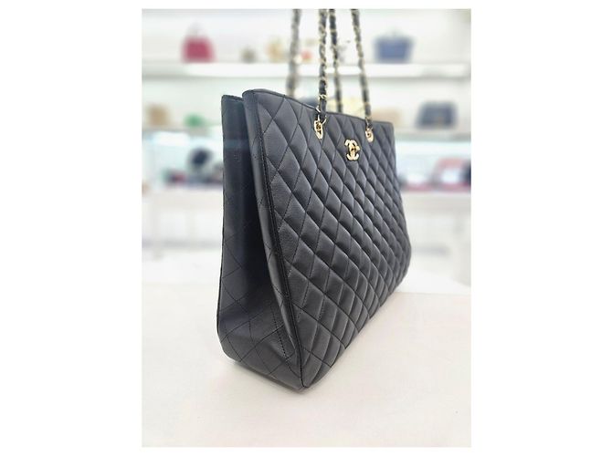 Chanel Borsa a tracolla shopper Timeless in pelle di agnello nera e oro Nero - vista 13