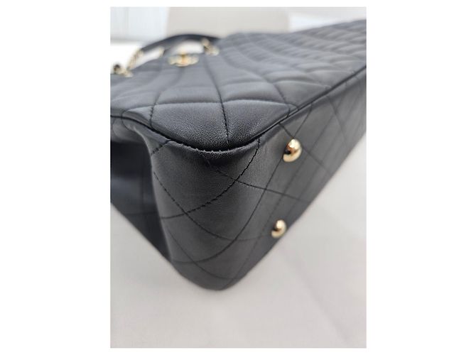 Chanel Borsa a tracolla shopper Timeless in pelle di agnello nera e oro Nero - vista 18