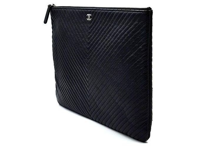 Chanel Clutch Chevron in Caviar Large Nero - vista 2