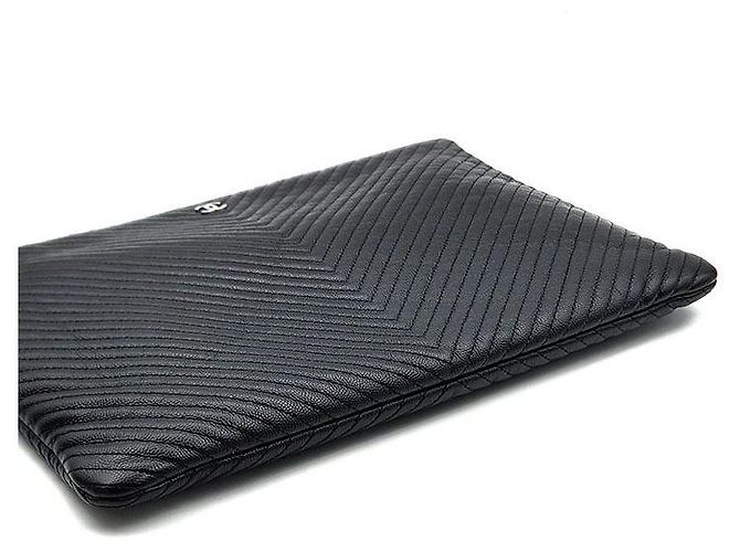 Chanel Clutch Chevron in Caviar Large Nero - vista 5