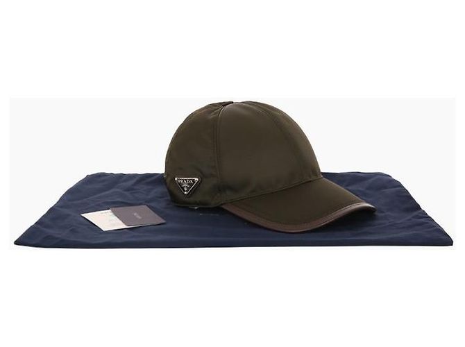 Prada Cappellino in Re-Nylon Speedlock verde Selva Nero - vista 12