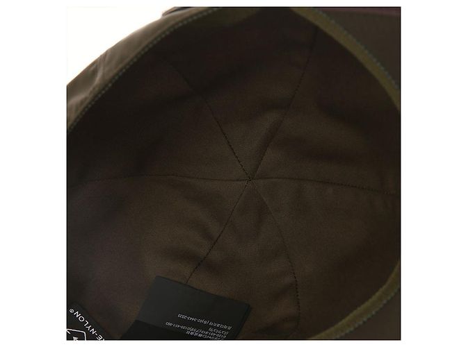 Prada Cappellino in Re-Nylon Speedlock verde Selva Nero - vista 9