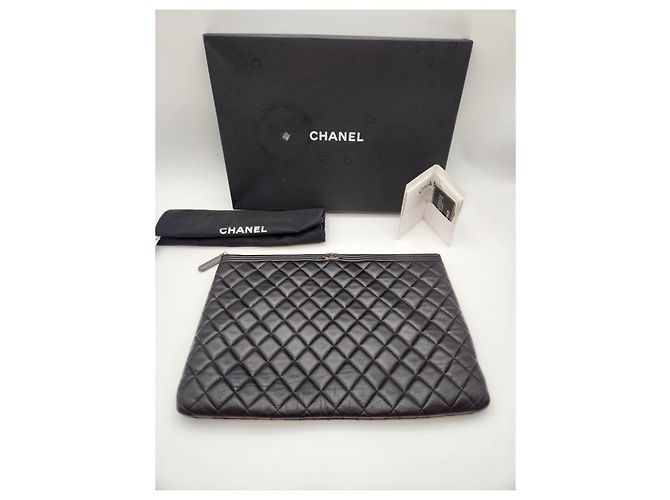Chanel Clutch Boy Large Black Series Nero - vista 5