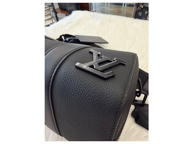 Louis Vuitton Keepall Aerogram Black Crossbody Nero - vista 11