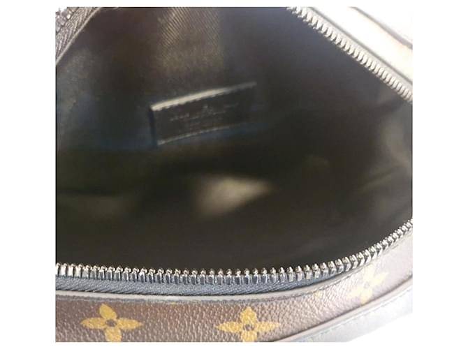 Louis Vuitton Borsa a tracolla Soft Trunk Nero - vista 4