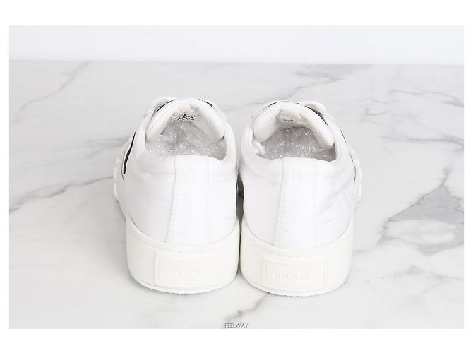 Prada Baskets en gabardine de nylon avec logo triangle Blanc - vue 5