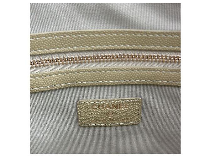 Chanel Clutch Classic Olive Medium Caviar Gold Verde - vista 5