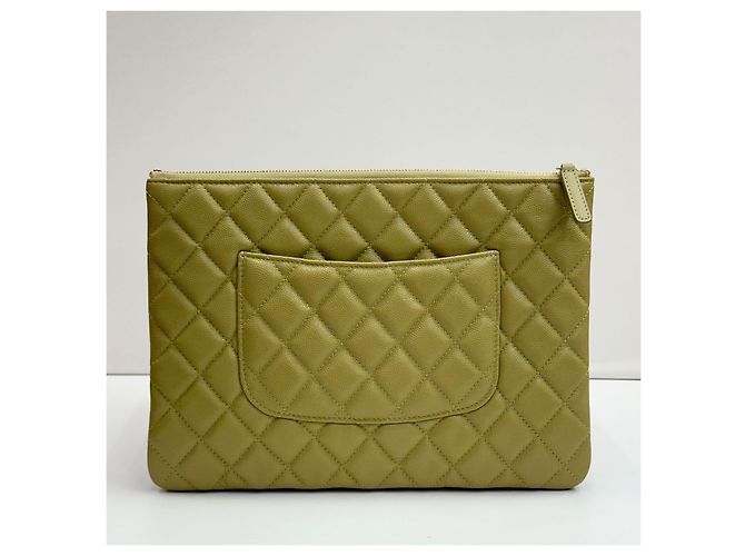 Chanel Clutch Classic Olive Medium Caviar Gold Verde - vista 7