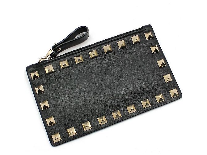 Valentino Schwarzes Leder-Kartenetui mit Gold-Rockstud-Reißverschluss - Ansicht 3