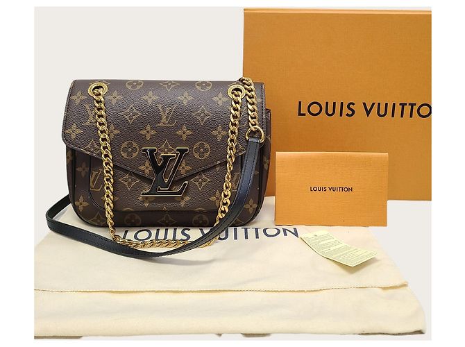 Louis Vuitton Pochette con hebilla Monogram Castaño - vista 7
