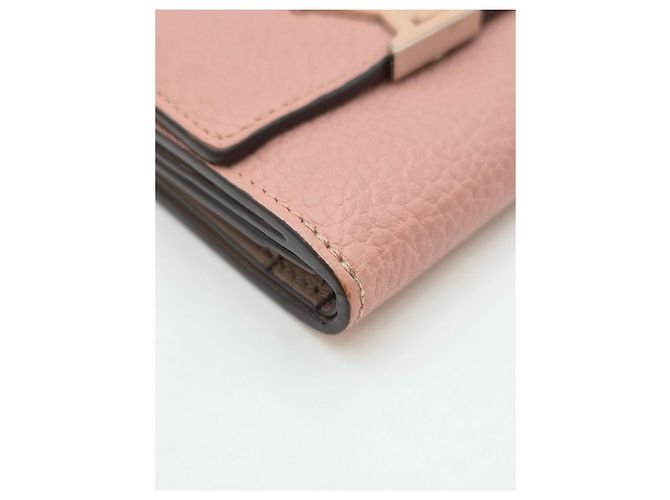 Louis Vuitton Cartera Capucines Rosa Claro - vista 11