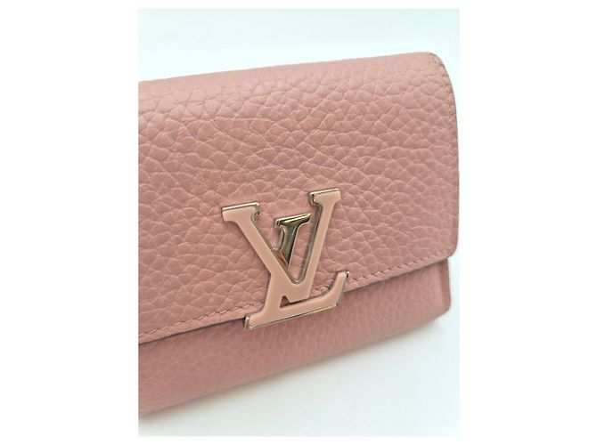 Louis Vuitton Cartera Capucines Rosa Claro - vista 14