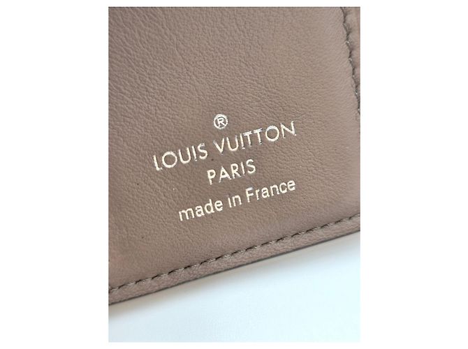 Louis Vuitton Cartera Capucines Rosa Claro - vista 19