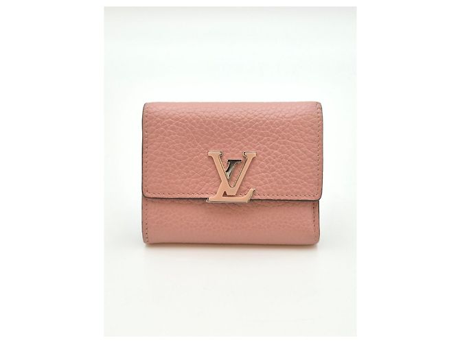 Louis Vuitton Cartera Capucines Rosa Claro - vista 4