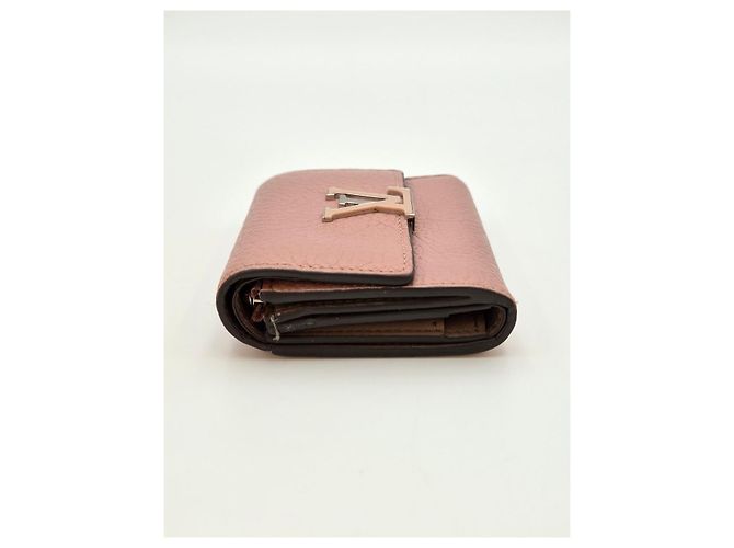 Louis Vuitton Cartera Capucines Rosa Claro - vista 9