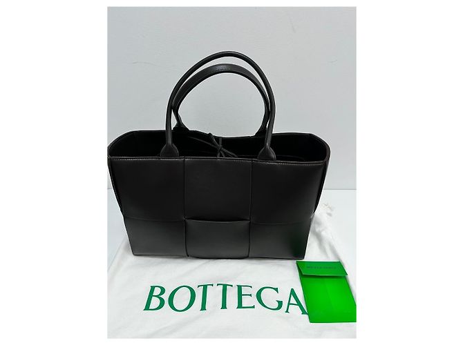 Chanel Bolso Tote Intrecciato Arco Medium Castaño - vista 2