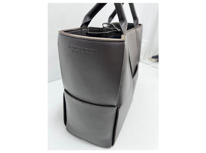 Chanel Bolso Tote Intrecciato Arco Medium Castaño - vista 6