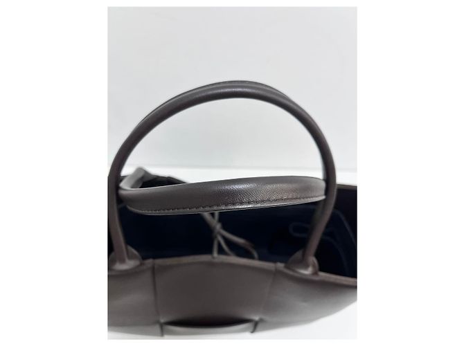 Chanel Bolso Tote Intrecciato Arco Medium Castaño - vista 8