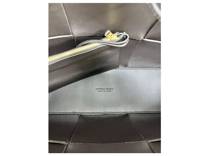 Chanel Bolso Tote Intrecciato Arco Medium Castaño - vista 9
