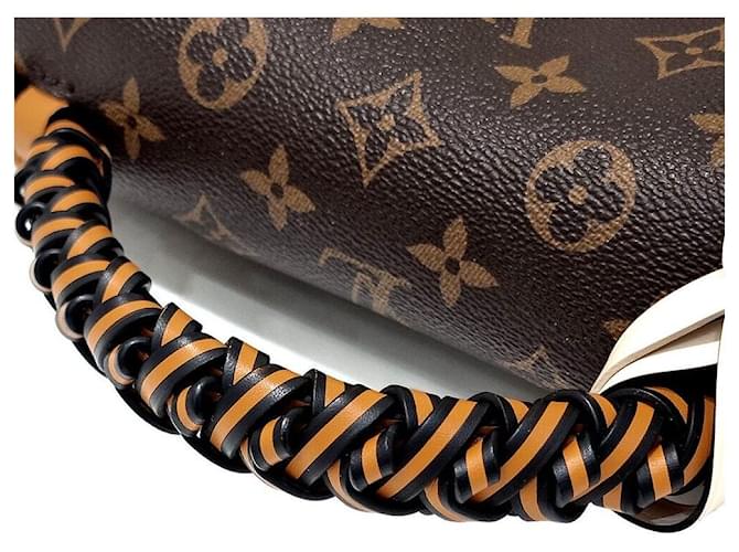 Louis Vuitton Pochette Metis Nero - vista 3